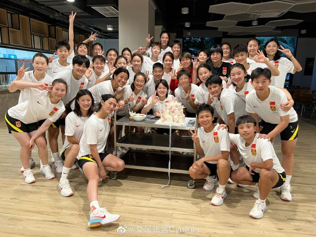 邓超此次与编剧刘恒老师携手打造，特别出演乡村干部，致敬基层扶贫人，没有人应该被遗忘，邓超首次出演乡村第一书记，突破以往形象，打造致力于乡村的扶贫书记，在洪水来袭时站在第一线，展示了基层战士的风采